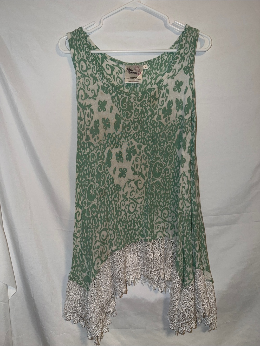 Green Patterned Lace-Hem Tank Top - Women